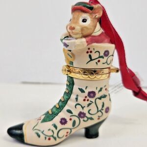 Hallmark Keepsake Ornament: 2001 Fashion Afoot